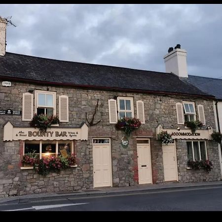 Bounty Bar Hotel Trim Exterior foto
